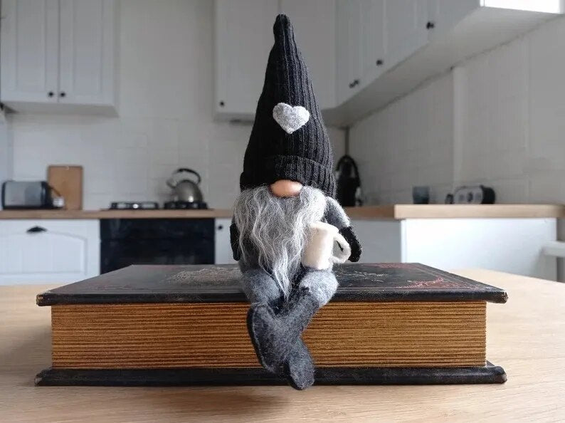 Faceless Wonder Knitted Dolly